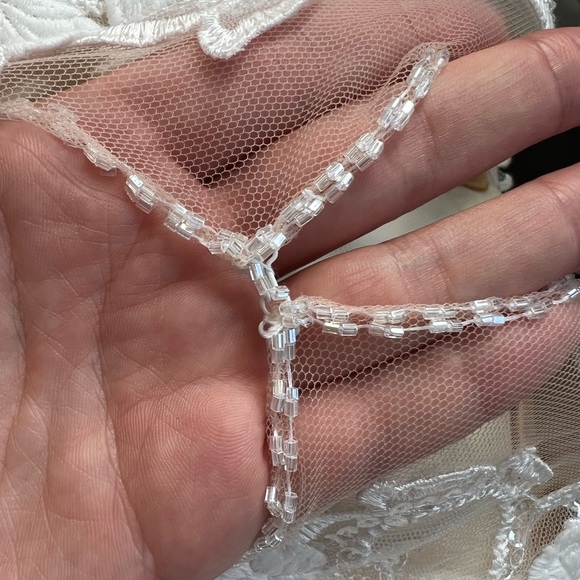 Enzoani Pearl Wedding Dress - Picture 12 of 17